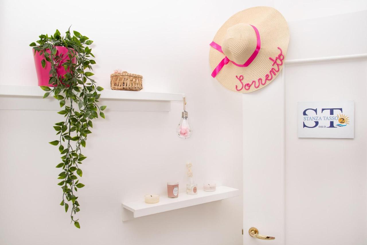 Stanza Tasso - De Vivo Realty Sorrento Bed & Breakfast ภายนอก รูปภาพ